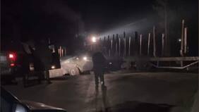 Macrozona Sur: antisociales incendian camioneta en Ercilla y mujer resulta herida a bala