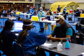 Cómo se fraguó el engranaje logístico que permitió vacunar a cinco millones de personas en 41 días