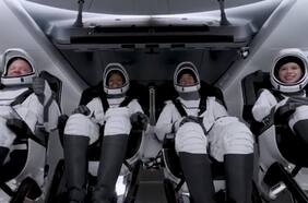 Turistas espaciales de la SpaceX pasaron su primera jornada en órbita: realizaron investigaciones científicas y hablaron con niños de hospital oncológico