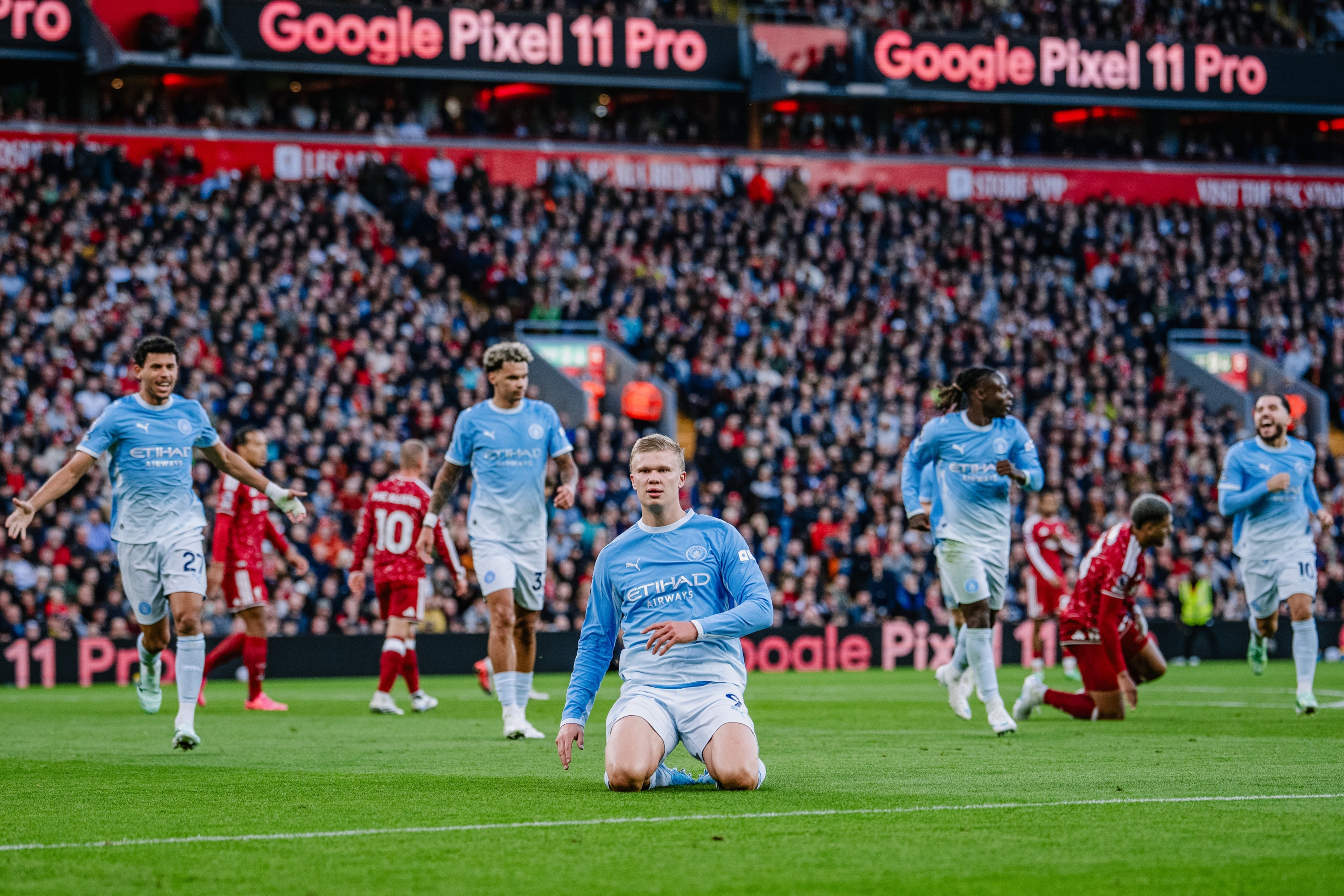Manchester City se sacude de la acusación por el fair play financiero y golea al Liverpool en la Premier League