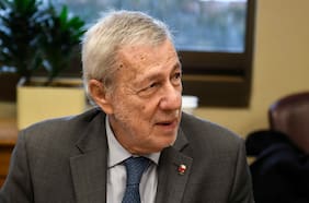 Canciller Van Klaveren califica de “polémica artificial” cuestionamientos tras reunión con Zalaquett