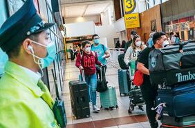 Esta semana de Fiestas Patrias se anticipan un total de 180 mil pasajeros en vuelos domésticos y 40 mil en vuelos internacionales: la RM es uno de los destinos que recibirá más viajeros nacionales