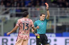 Duró 20 minutos en la cancha: Guillermo Maripán fue expulsado en la derrota del Torino con el Inter