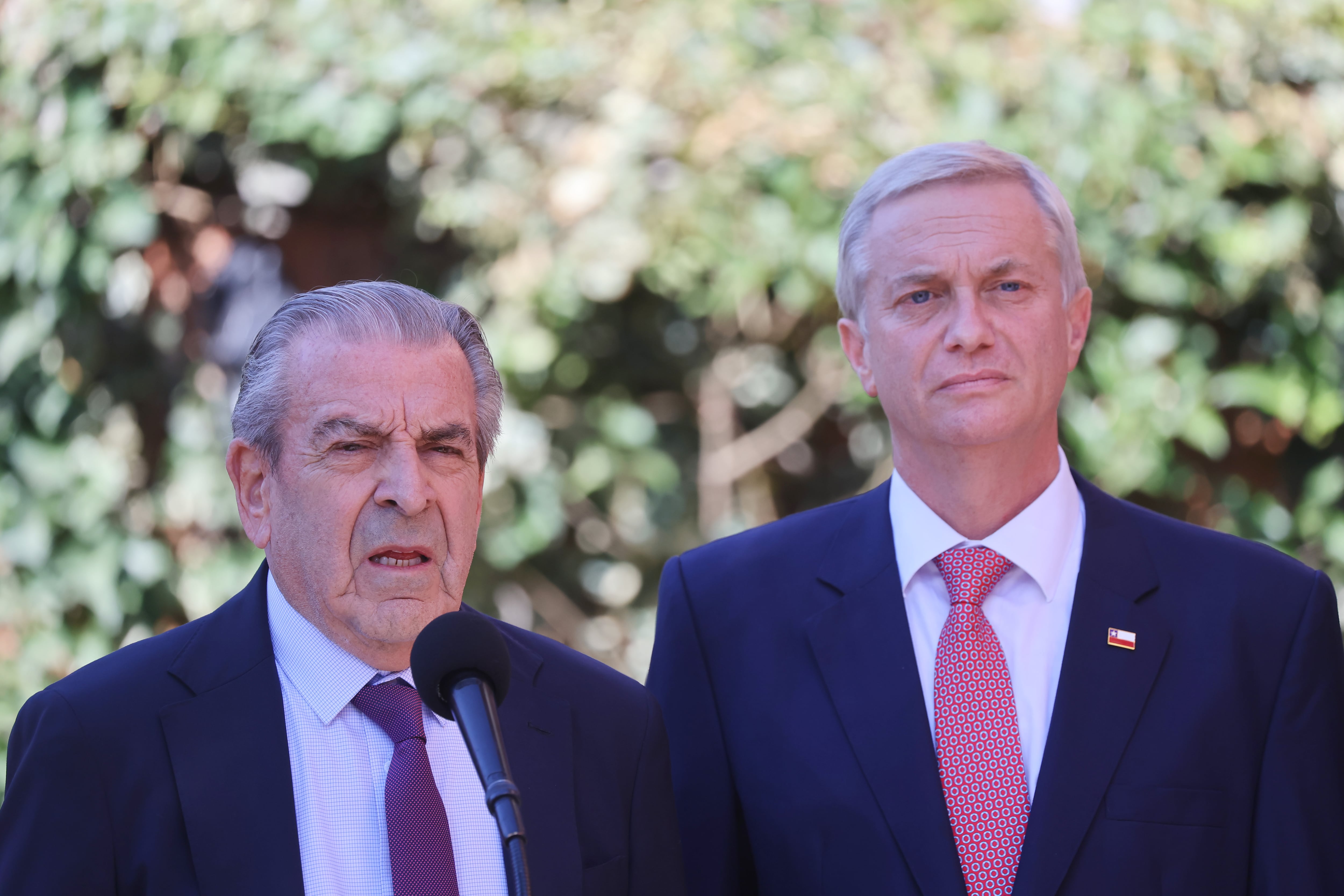 Presidente Kast recibe en La Moneda al embajador en Misión Especial Eduardo Frei Ruiz
