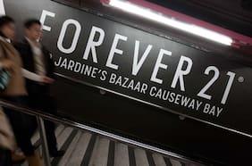 Gigante minorista dueña de marcas como Forever 21 analiza abrirse a Bolsa este año