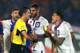 ¿Qué le dijo? Árbitro revela supuesto insulto que provocó expulsión de Diego Carrasco en victoria de la U ante Concepción