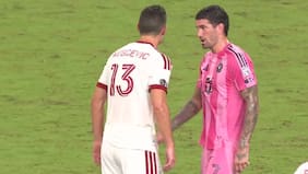 El tenso cruce entre Benjamín Kuscevic y Rodrigo De Paul en la victoria del Toronto sobre el Inter Miami