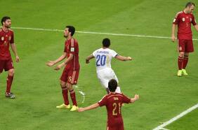 Ocho años después del Maracanazo de la Roja: Xabi Alonso y Charles Aránguiz, de rivales a técnico y pupilo
