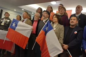 Foro “Democracia Siempre”: oposición fustiga dichos de Milei sobre Allende y pide explicaciones a Kast