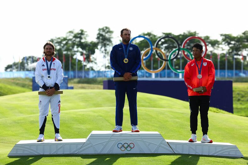 Golf - Men's Victory Ceremony