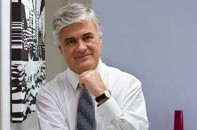 Exministro de Economía de Aylwin y exvicepresidente del BC más cerca del Apruebo: “El tema del crecimiento es más complejo y no se va a resolver en la Constitución”