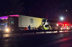 Choque entre bus de dos pisos y camión de alto tonelaje deja varios lesionados en Casablanca
