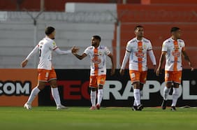 Al ángulo de larga distancia y de chilena: los golazos de Cobresal que sorprendieron a la UC