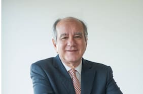 CMF tiene nuevo director general jurídico: el abogado Diego Peralta reemplazará a José Antonio Gaspar