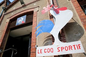 El propietario de Umbro presenta una oferta conjunta por Le Coq Sportif