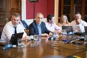 Las últimas jugadas del acuerdo constitucional: RN arremete por un órgano mixto y oficialismo busca salida con un plebiscito sobre mecanismo