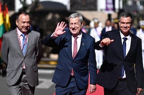 Canciller Alberto van Klaveren participa en la conmemoración del Bicentenario de Bolivia