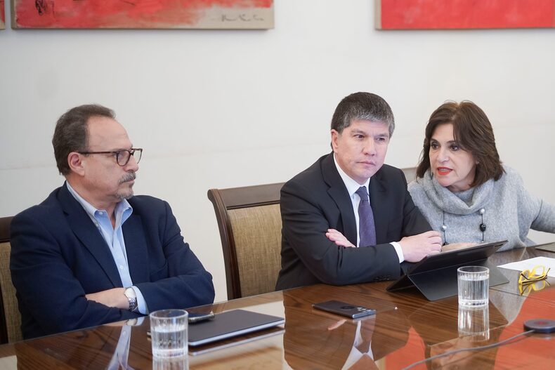 REUNION JEFES DE BANCADA OFICIALITA