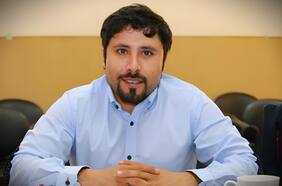 Dejan con arresto domiciliario y arraigo nacional a concejal de Copiapó formalizado por cohecho agravado