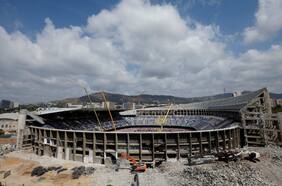El conflicto entre trabajadores rumanos y albaneses en la remodelación del Camp Nou que remece al Barcelona