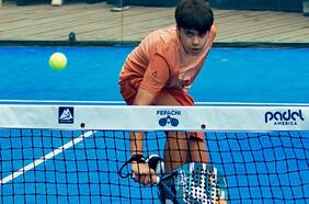 La historia de Vicente Soto, el chileno que es número uno del mundo del pádel juvenil