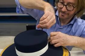 Así se confeccionó el sombrero de Melania Trump