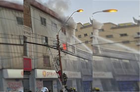 Incendio afecta a edificio en el centro de Valparaíso: tres personas fueron rescatadas