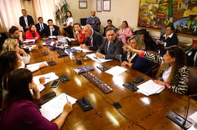 Oficialismo no logra avanzar con moción de censura y Mellado continúa en la presidencia de la comisión Monsalve