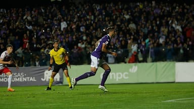 Con 20 mil personas: el incombustible Joaquín Larrivey le da el triunfo a Concepción sobre Copiapó y pega primero en la liguilla