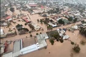 Sobrevuelo da cuenta del desolador panorama que se vive en Licantén tras el desborde del Río Mataquito