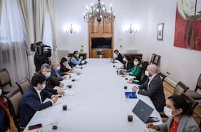 Gobierno suspende comité político ampliado con los partidos oficialistas: Boric y ministros buscan solución para proyecto de Estado intermedio