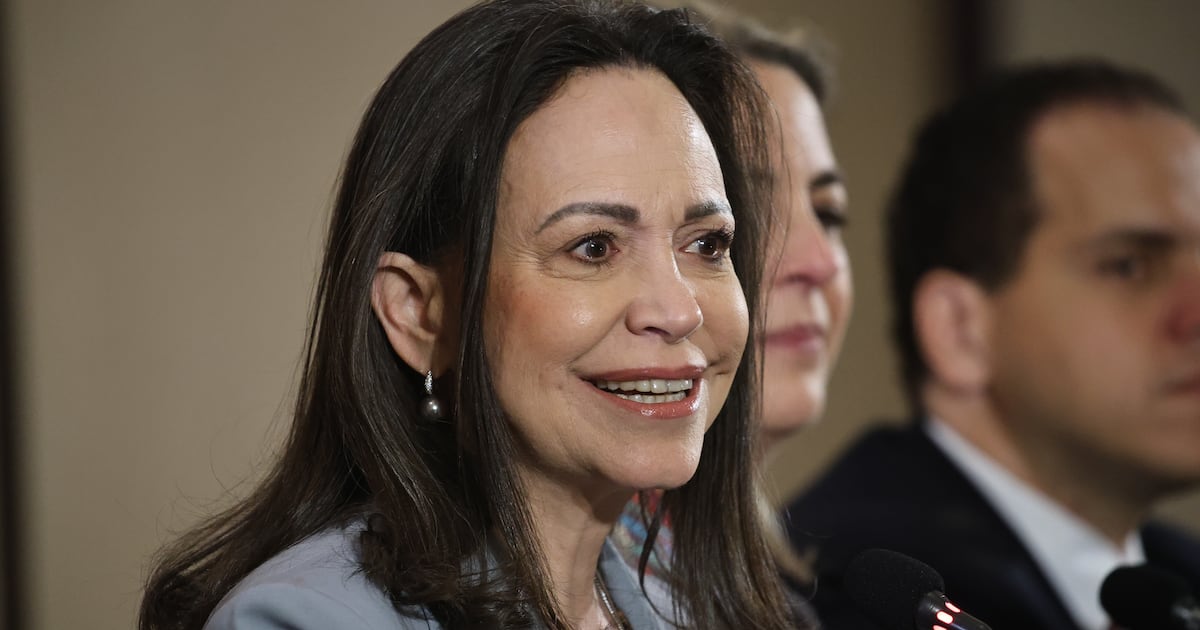 Maria Corina Machado announces that she will return to Venezuela to accompany earthquake-affected - La Tercera