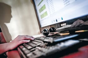 Disminuye cantidad de empleados en modalidad de teletrabajo y expectativas de despidos también van en descenso