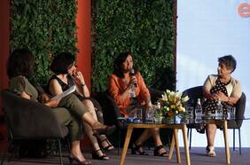 Mujeres en cargos claves para la economía se reúnen en conversatorio para abordar el rol femenino en la banca