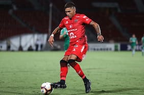 El futbolista Mario Briceño es detenido por infringir por segunda vez el toque de queda