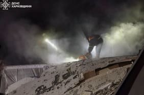 Zelenski denuncia que Rusia lanzó 450 drones y 45 misiles contra Ucrania