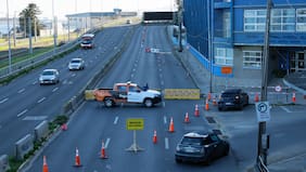 Derrumbe mantendrá cierre de Avenida España y obliga a desvíos entre Valparaíso y Viña del Mar