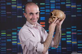 Yuval Noah Harari y las destrezas del futuro: “Una de las grandes batallas se va a librar entre privacidad y salud”