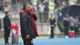 Ronald Fuentes carga contra el arbitraje: “Son un desastre; ustedes tienen el fútbol para la cagada”