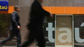 Tribunal condena a exejecutivo de Itaú por fraude de divisas y sobresee a inversionistas