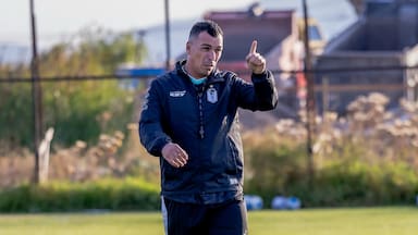 El complicado presente del Santiago Morning de Esteban Paredes en la Segunda División