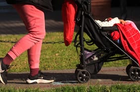 Caída en la natalidad: otro peso sobre las mujeres