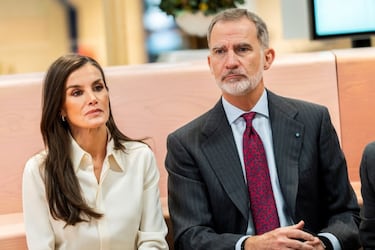 Escándalo en la corona española: la reina Letizia le habría sido infiel al rey Felipe VI - La Tercera