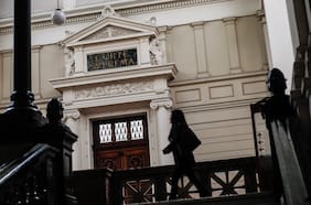 ¿Uso de IA? Suprema multa por casi $ 400 mil y suspende por un mes a abogada que citó doctrina que no existe
