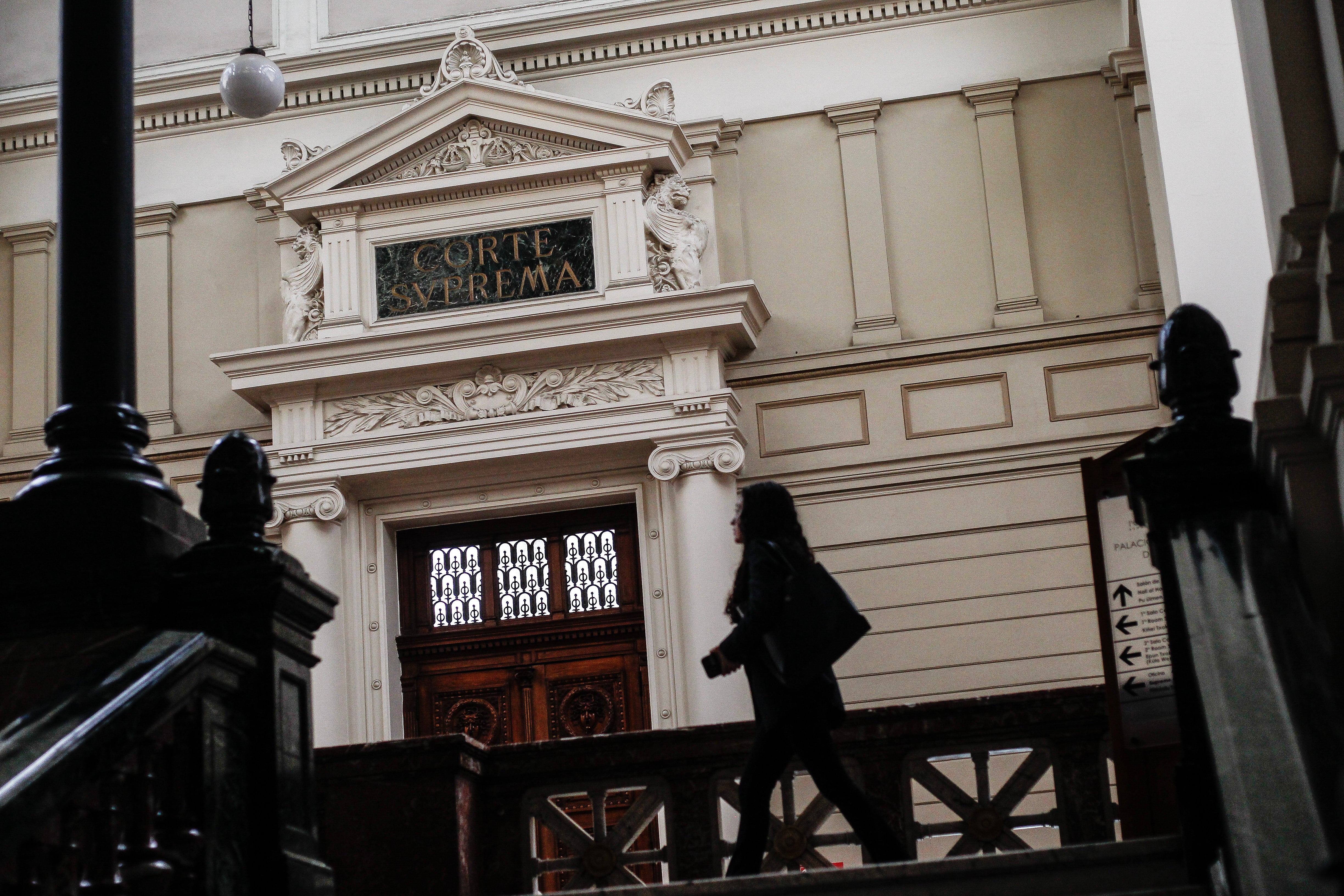 Poder Judicial acorrala a notarios: fiscal de la Suprema define que es "imperativo" el pago de fianzas