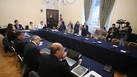 AC contra Grau: Dipres contesta preguntas ante comisión revisora y defensa lo califica como el “testigo clave”