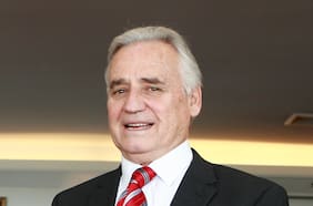 Nuevo revés para Alejandro Gil: tribunal confirma formalización del presidente de Clínica Las Condes y juez se inhabilita