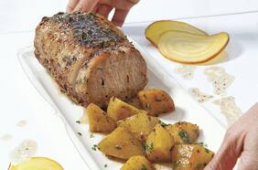 Lomo de cerdo con hierbas de Provence, nabos o betarragas acarameladas con toque de canela