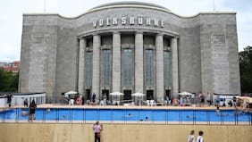 Cancelación de evento para niños negros en una piscina pública en Berlín desata debate nacional en Alemania