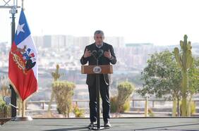 Alcalde de Iquique destaca gestión del gobierno en crisis migratoria y apunta contra administración de Piñera